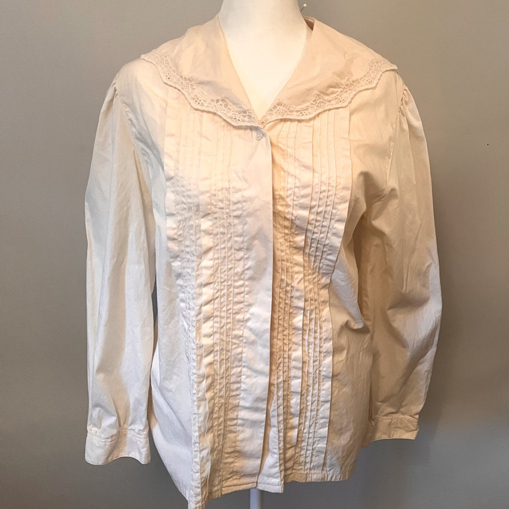 Vintage JoS.A.Bank ivory eyelet blouse with pintuck details and collar.